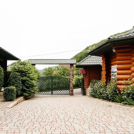 Chudodievo In Chynadievo Mini-Hotel Chynadiyovo ภายนอก รูปภาพ