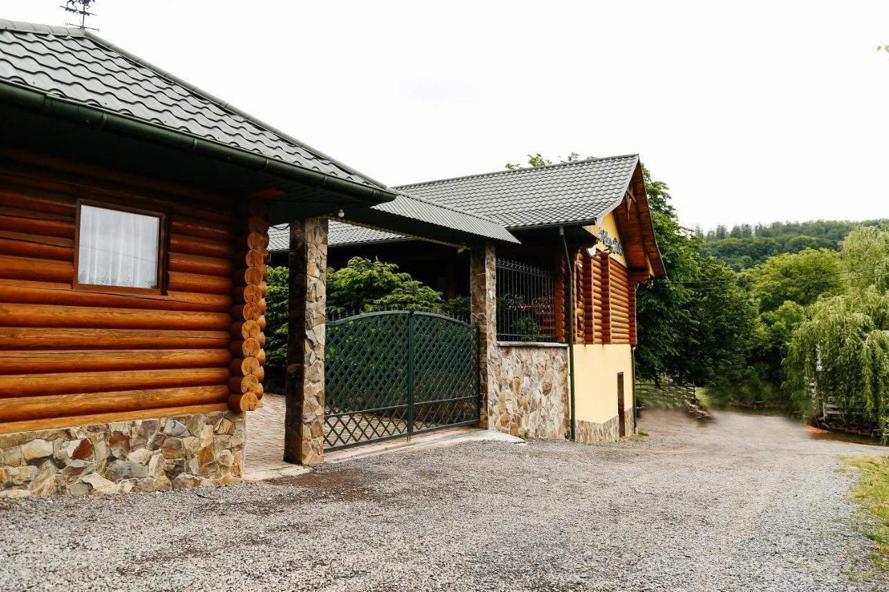 Chudodievo In Chynadievo Mini-Hotel Chynadiyovo ภายนอก รูปภาพ
