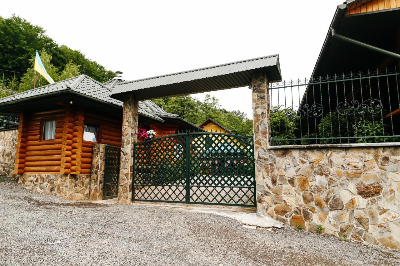 Chudodievo In Chynadievo Mini-Hotel Chynadiyovo ภายนอก รูปภาพ