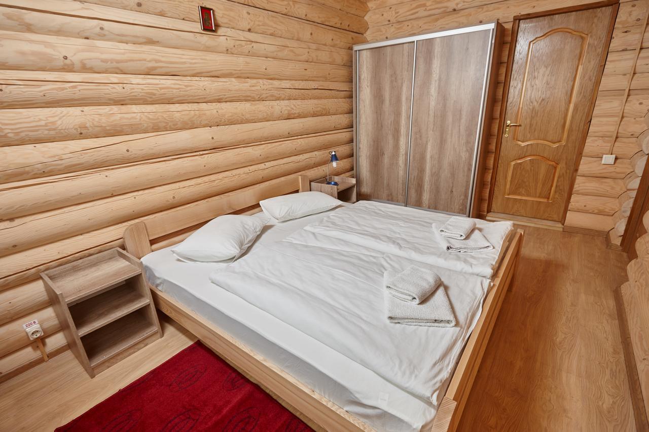 Chudodievo In Chynadievo Mini-Hotel Chynadiyovo ภายนอก รูปภาพ