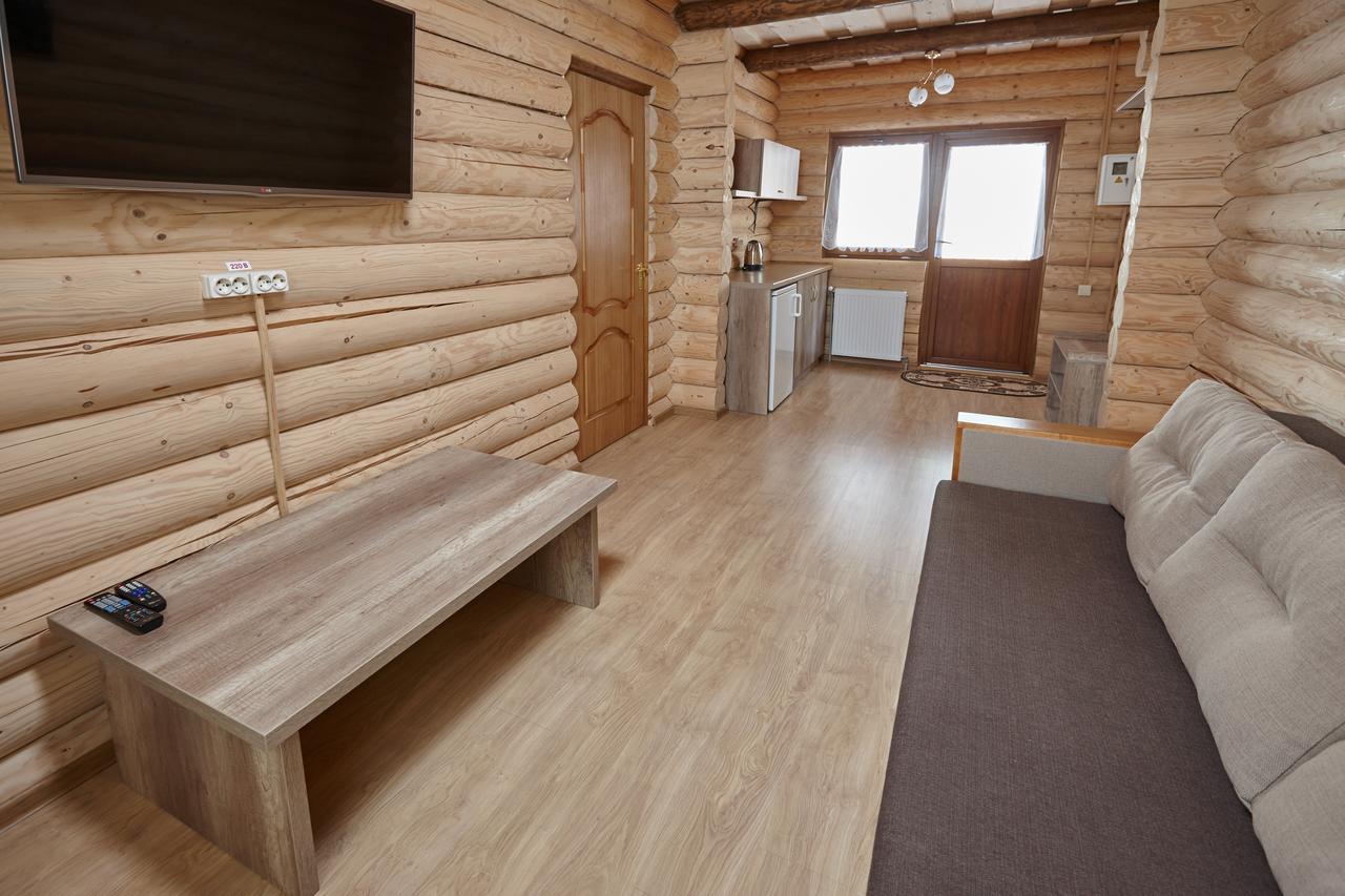 Chudodievo In Chynadievo Mini-Hotel Chynadiyovo ภายนอก รูปภาพ